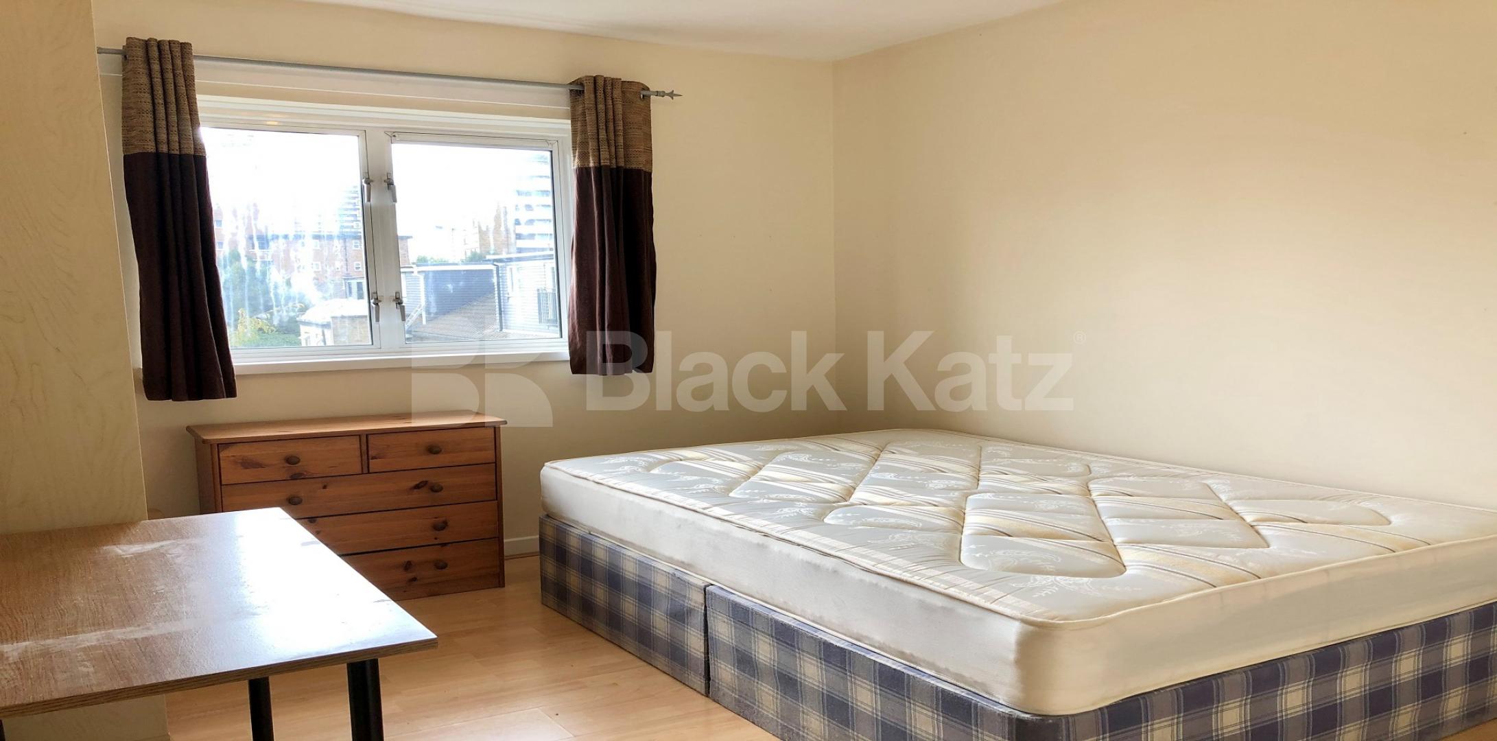 			LET, 3 Bedroom, 1 bath, 1 reception Apartment			 Sidney Square, Whitechapel